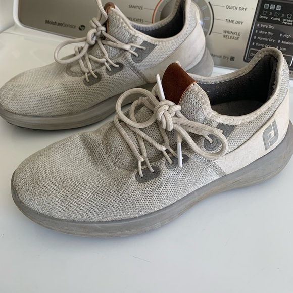 Mens size 7 golf shoes - Picture 1 of 1